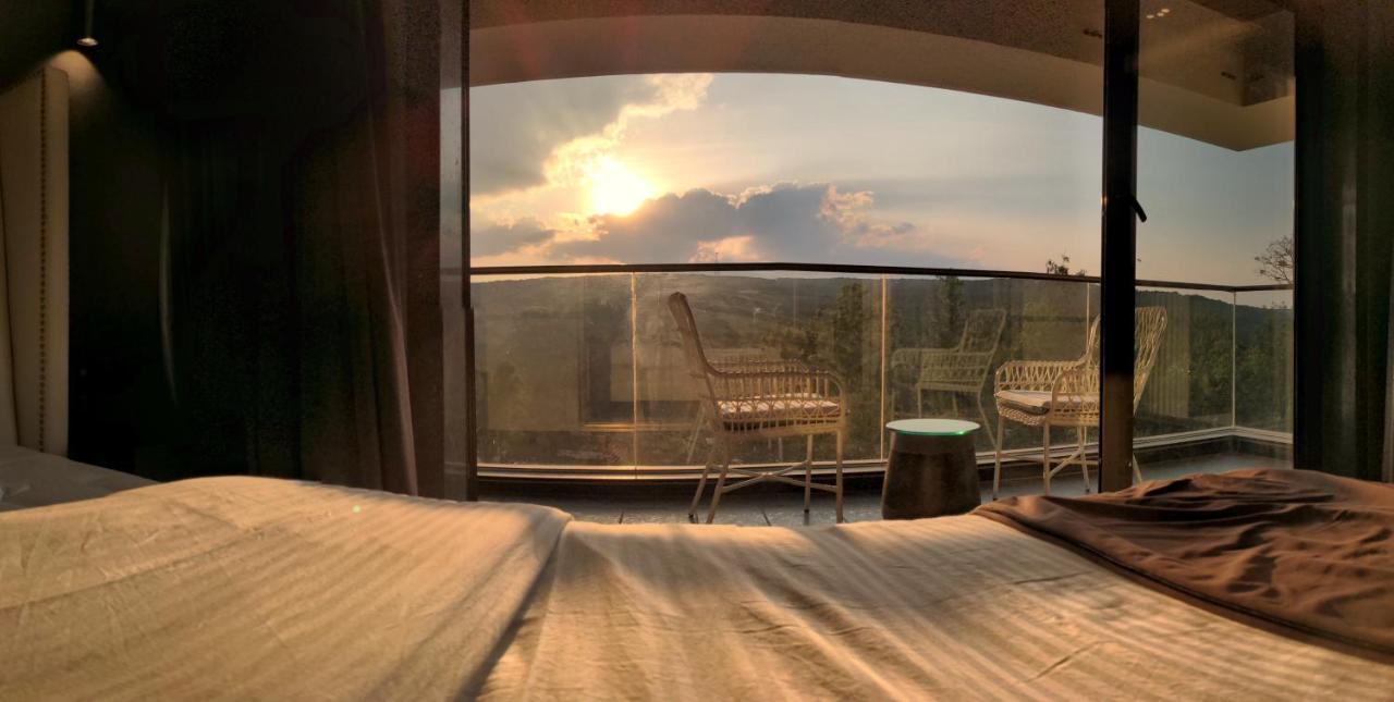 Leela Resort, The Exotic Boutique Hotel - Pure Veg Mahābaleshwar Exteriör bild
