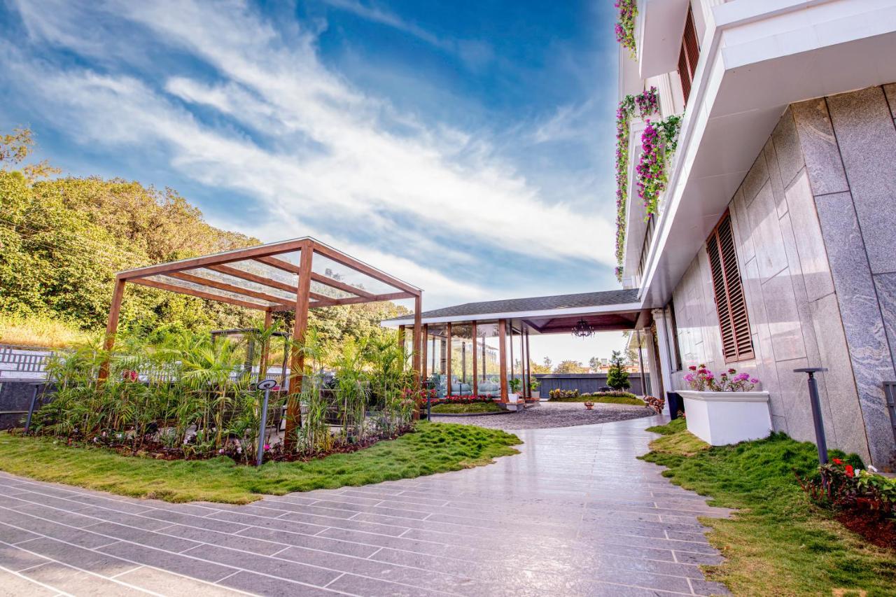 Leela Resort, The Exotic Boutique Hotel - Pure Veg Mahābaleshwar Exteriör bild