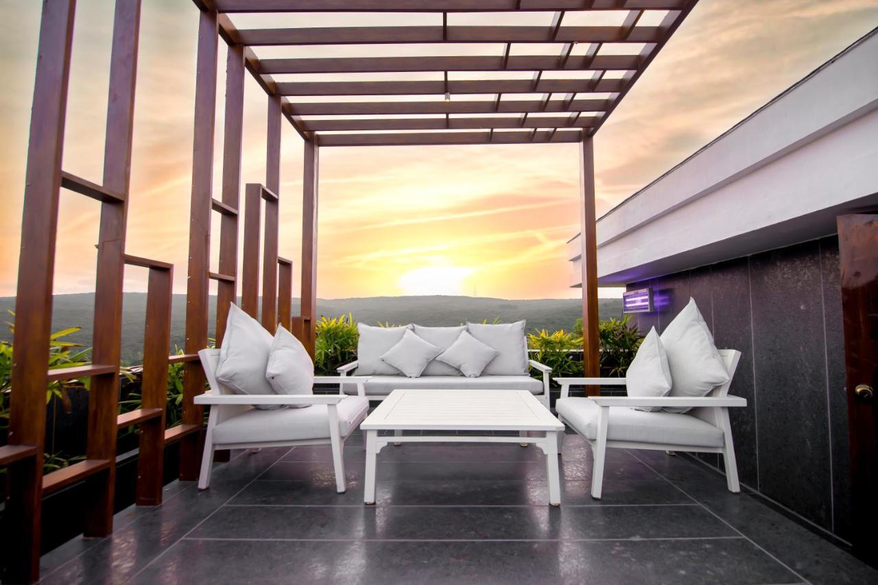 Leela Resort, The Exotic Boutique Hotel - Pure Veg Mahābaleshwar Exteriör bild