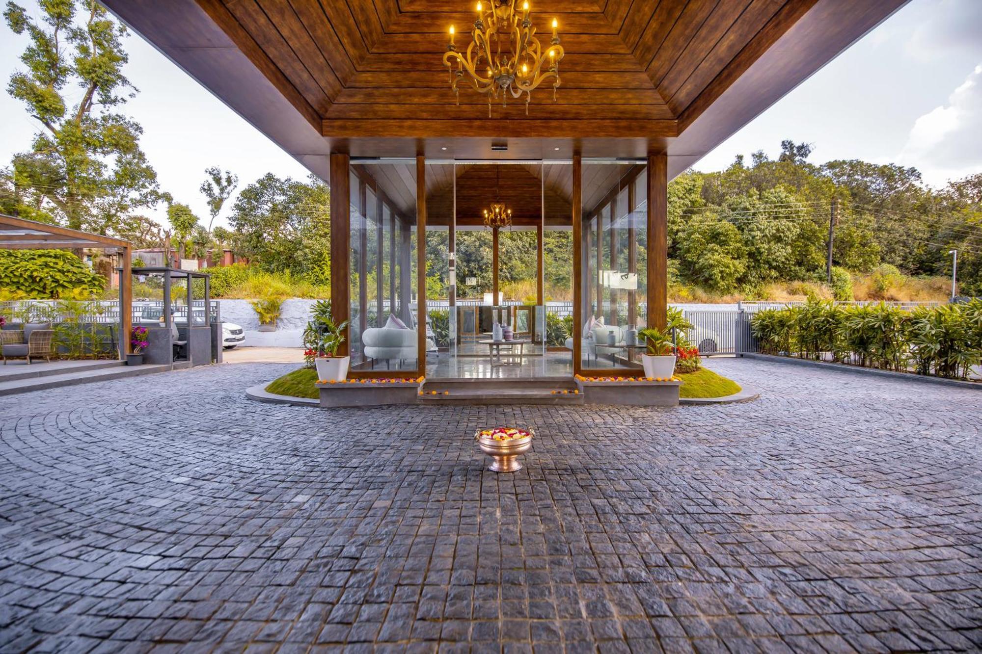 Leela Resort, The Exotic Boutique Hotel - Pure Veg Mahābaleshwar Exteriör bild