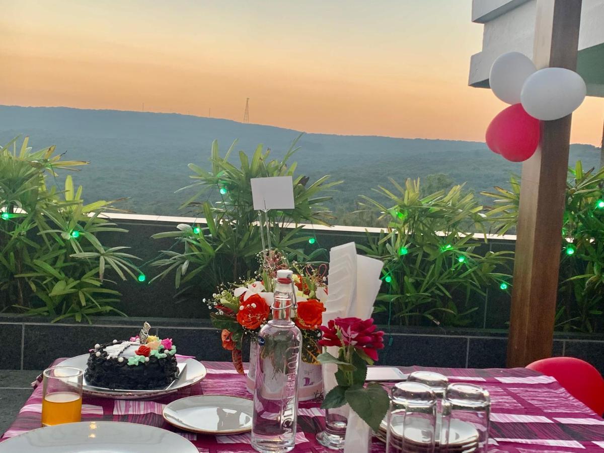 Leela Resort, The Exotic Boutique Hotel - Pure Veg Mahābaleshwar Exteriör bild