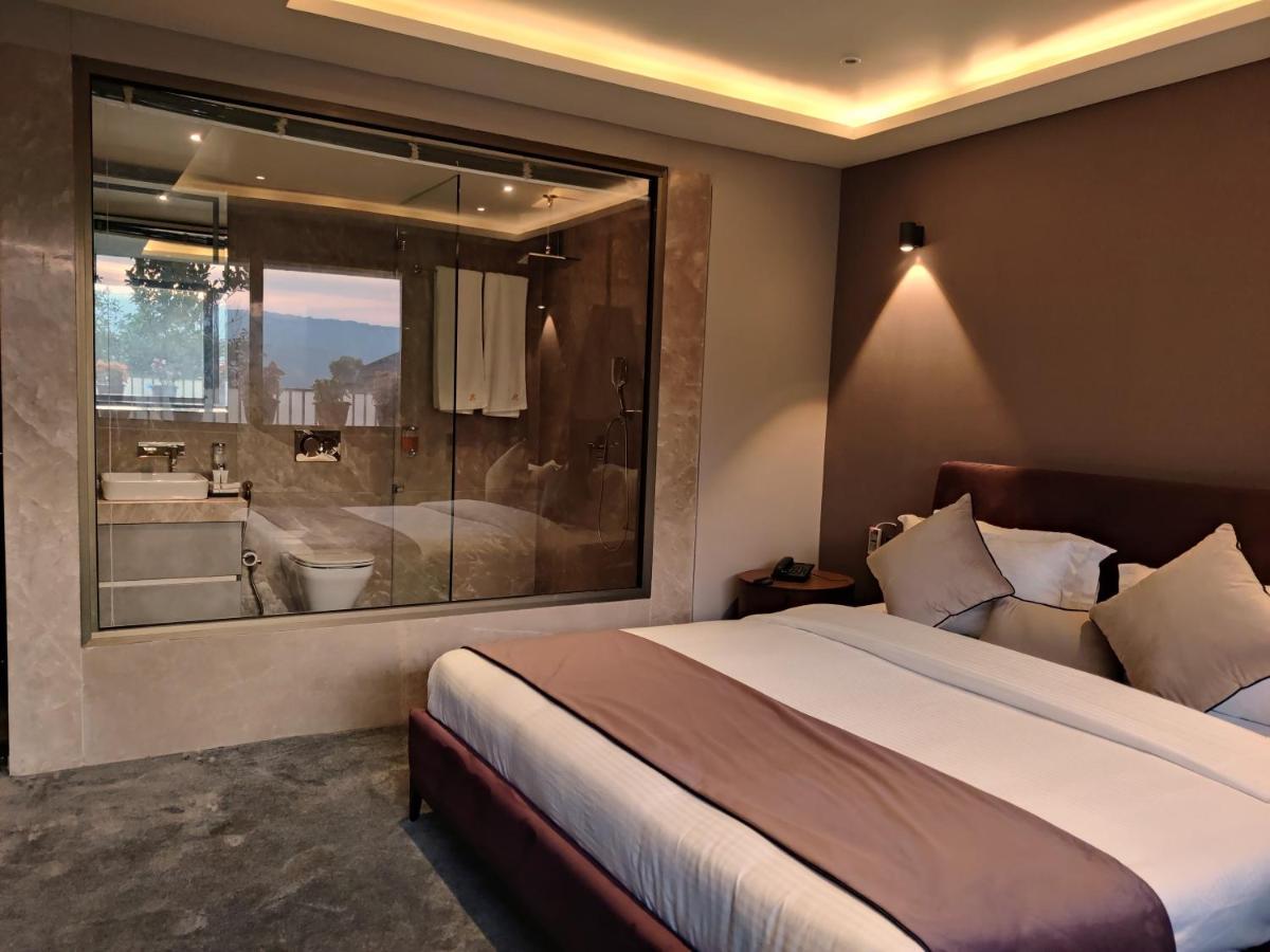 Leela Resort, The Exotic Boutique Hotel - Pure Veg Mahābaleshwar Exteriör bild