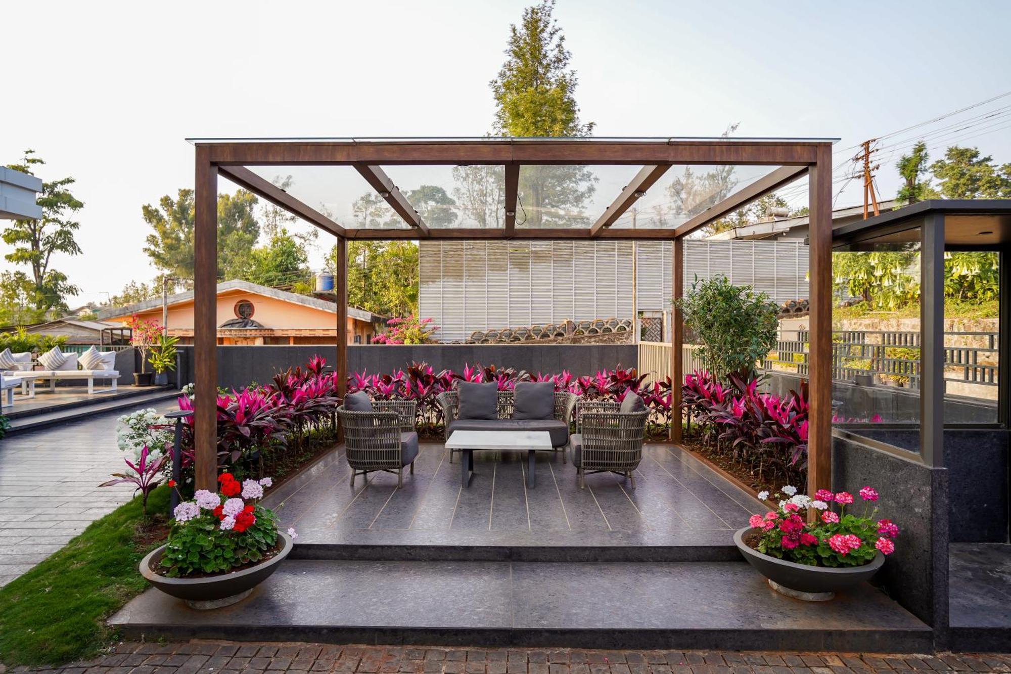 Leela Resort, The Exotic Boutique Hotel - Pure Veg Mahābaleshwar Exteriör bild